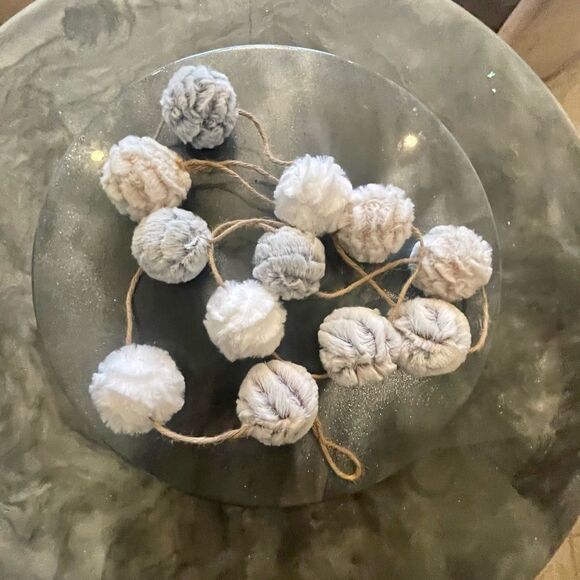 Gray & White fur PomPom Garland! - Picture 1 of 11